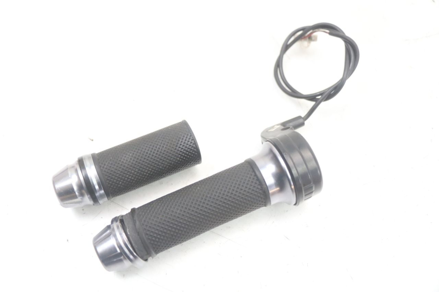 photo de POIGNEE ACCELERATEUR EBROH BRAVO GLE 1 (2020 - 2024) - Points de fixation