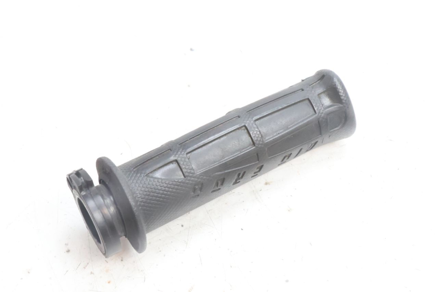 photo de POIGNEE ACCELERATEUR YAMAHA BW'S BWS 125 (2010 - 2013) - Autre angle de vue