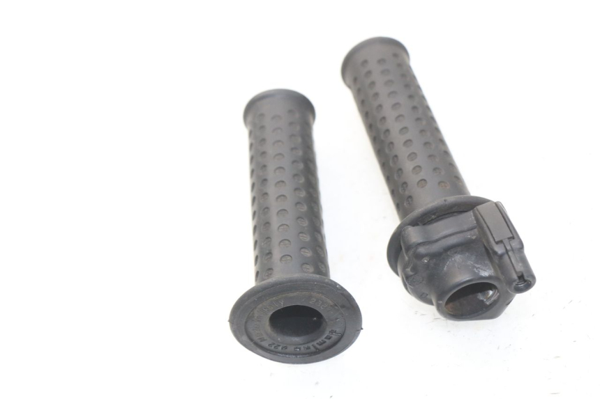 photo de POIGNEE ACCELERATEUR PIAGGIO CARNABY 125 (2007 - 2011) - Détail de la pièce