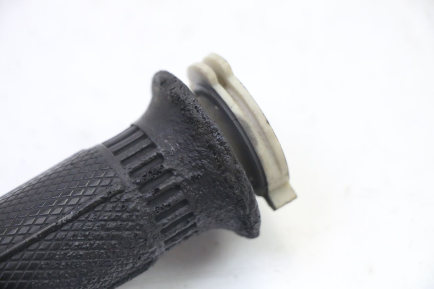 photo de POIGNEE ACCELERATEUR SKYTEAM DAX REPLICA 110 (2005 - 2015) - Autre angle de vue