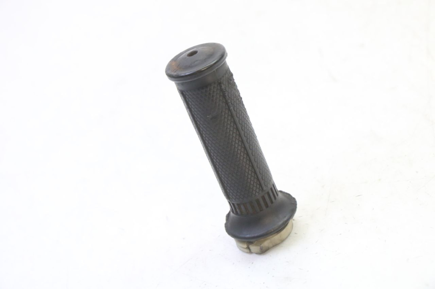 photo de POIGNEE ACCELERATEUR SKYTEAM DAX REPLICA 110 (2005 - 2015) - Gros plan technique