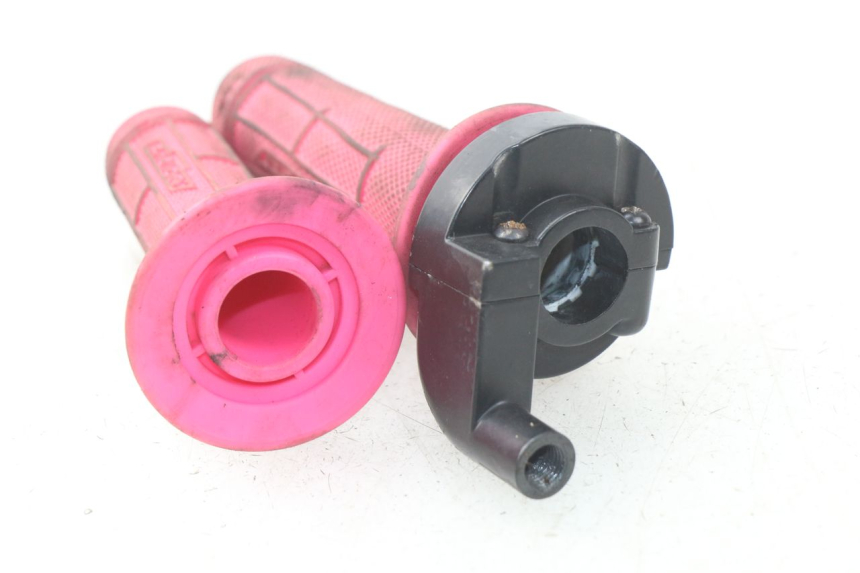 photo de POIGNEE ACCELERATEUR CCR DIRT BIKE 125 - Zoom état d’usage