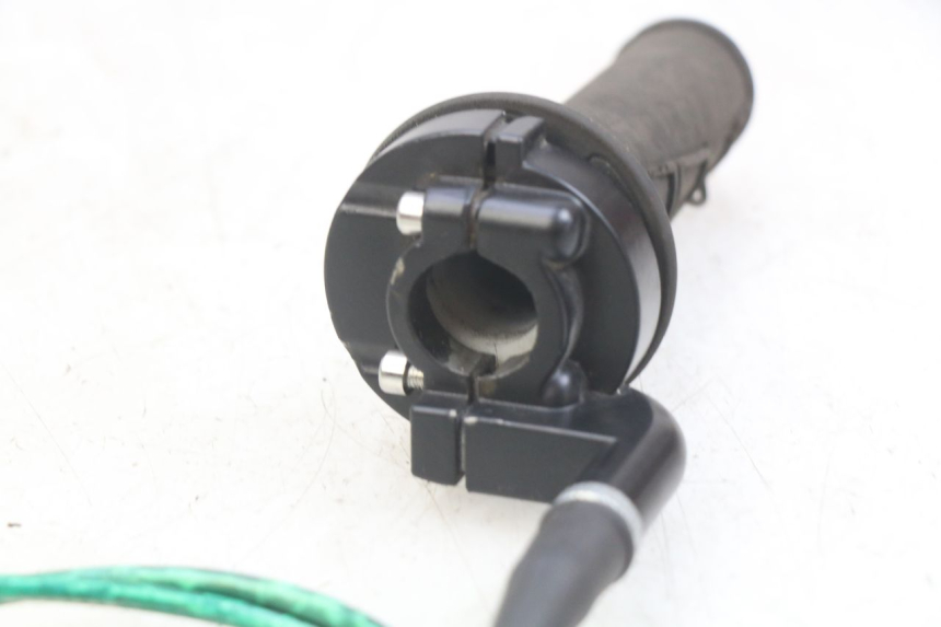 photo de POIGNEE ACCELERATEUR APOLLO DIRT BIKE 125 (2010 - 2018) - Zoom état d’usage