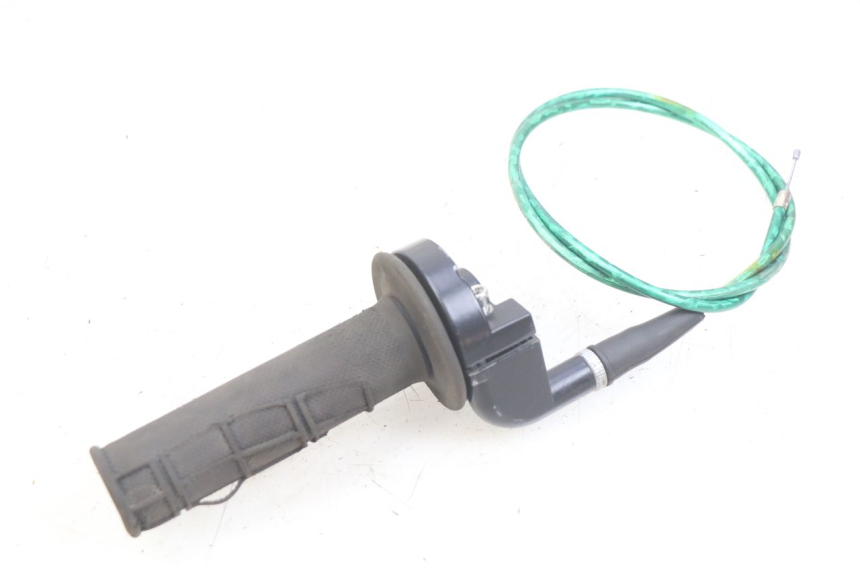 photo de POIGNEE ACCELERATEUR APOLLO DIRT BIKE 125 (2010 - 2018) - Gros plan technique