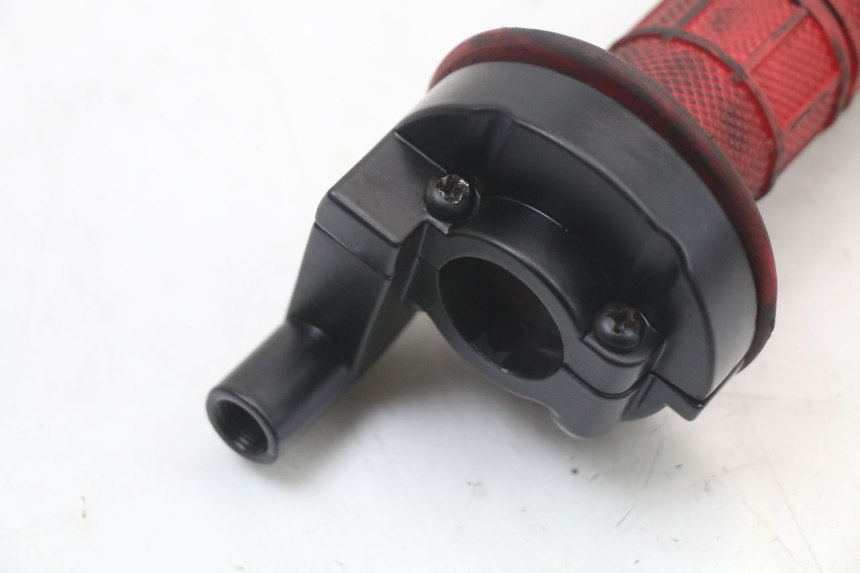 photo de POIGNEE ACCELERATEUR RSR DIRT BIKE 150 - Zoom état d’usage