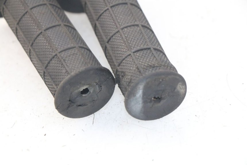 photo de POIGNEE ACCELERATEUR LIFAN DIRTBIKE 50 - Autre angle de vue