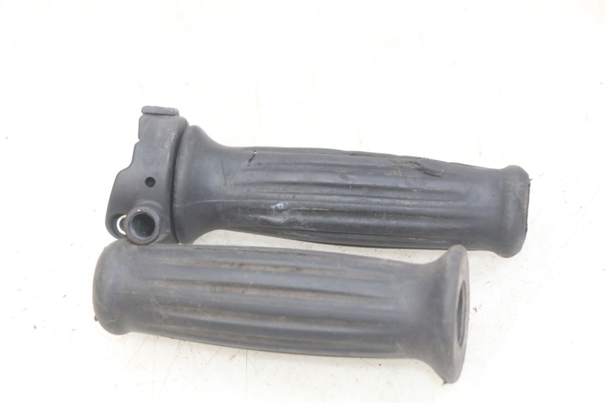 photo de POIGNEE ACCELERATEUR PEUGEOT DJANGO 4T 50 (2014 - 2019) - Zoom état d’usage