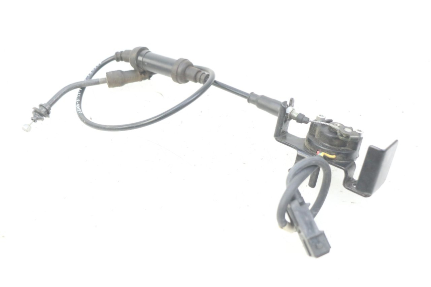 photo de POIGNEE ACCELERATEUR PEUGEOT E-VIVACITY 1 (2012 - 2018) - Vue d’ensemble