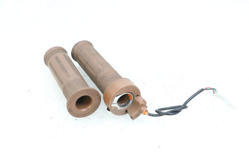 photo de POIGNEE ACCELERATEUR SEGWAY NINEBOT E125S 1 (2022 - 2026) - Vue d’ensemble