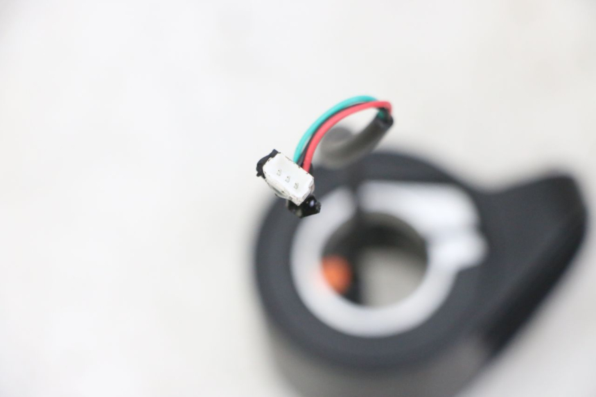 photo de POIGNEE ACCELERATEUR SEGWAY NINEBOT E2 1 - Autre angle de vue