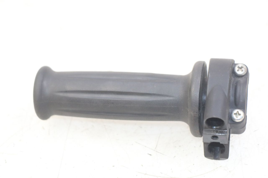 photo de POIGNEE ACCELERATEUR YAMAHA D'ELIGHT DELIGHT 125 (2017 - 2020) - Zoom état d’usage