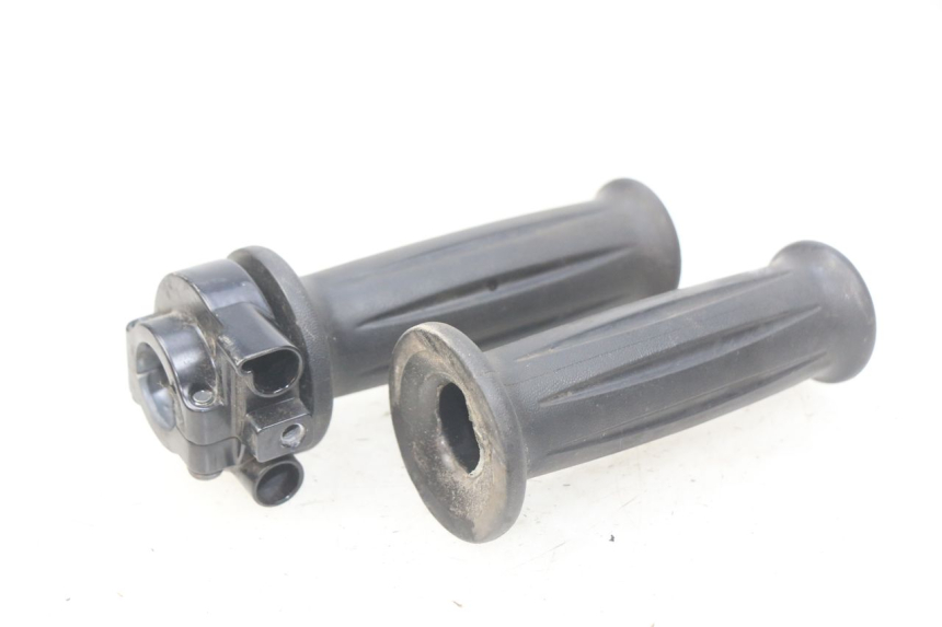 photo de POIGNEE ACCELERATEUR YAMAHA D'ELIGHT DELIGHT 115 (2013 - 2017) - Détail de la pièce