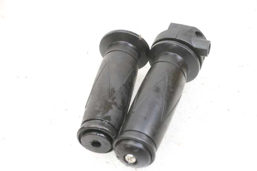 photo de POIGNEE ACCELERATEUR BTC FELICE SPORT 50 - Détail de la pièce