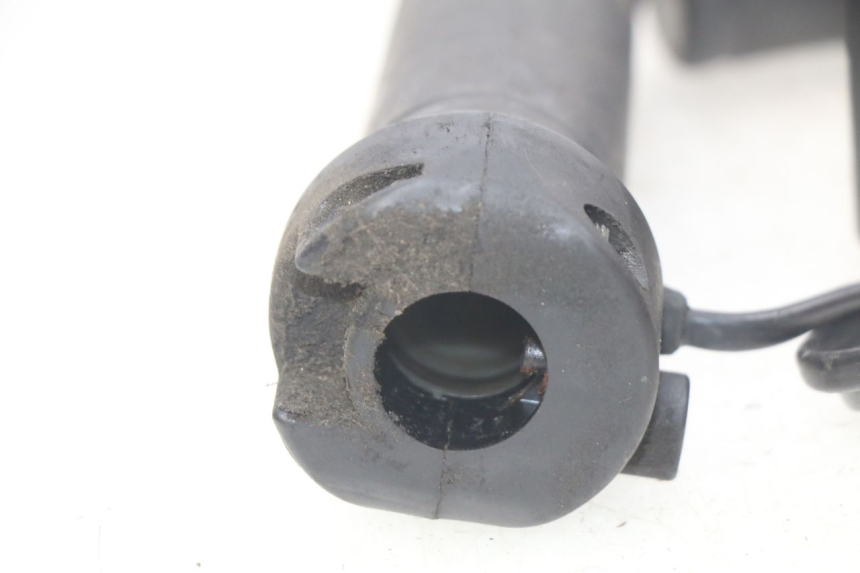 photo de POIGNEE ACCELERATEUR HONDA FES PANTHEON 2T 125 (1998 - 2002) - Zoom état d’usage