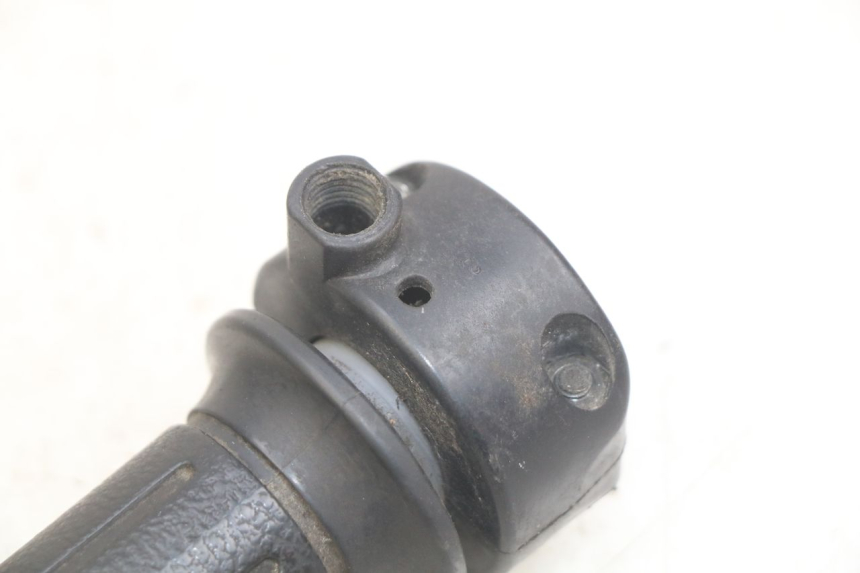 photo de POIGNEE ACCELERATEUR HONDA FES PANTHEON 2T 125 (1998 - 2002) - Zoom état d’usage