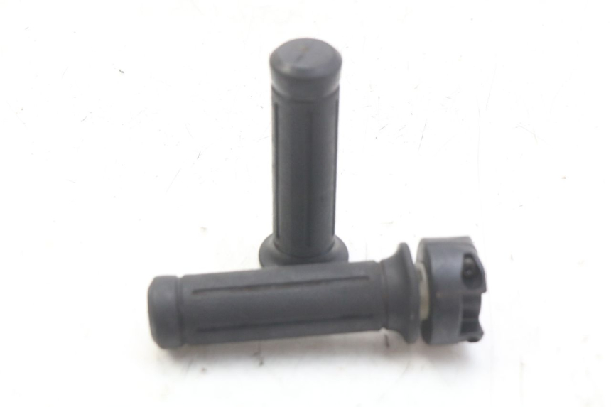 photo de POIGNEE ACCELERATEUR HONDA FES PANTHEON 2T 125 (1998 - 2002) - Vue principale