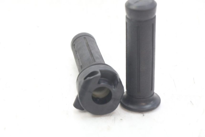 photo de POIGNEE ACCELERATEUR HONDA FES PANTHEON 2T 125 (1998 - 2002) - Détail de la pièce