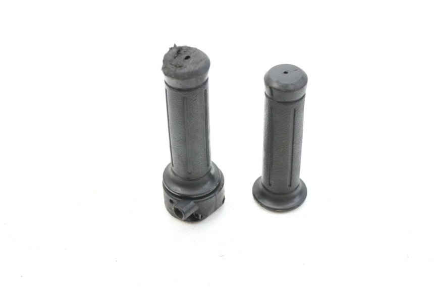 photo de POIGNEE ACCELERATEUR HONDA FES PANTHEON 125 (2003 - 2007) - Zoom état d’usage