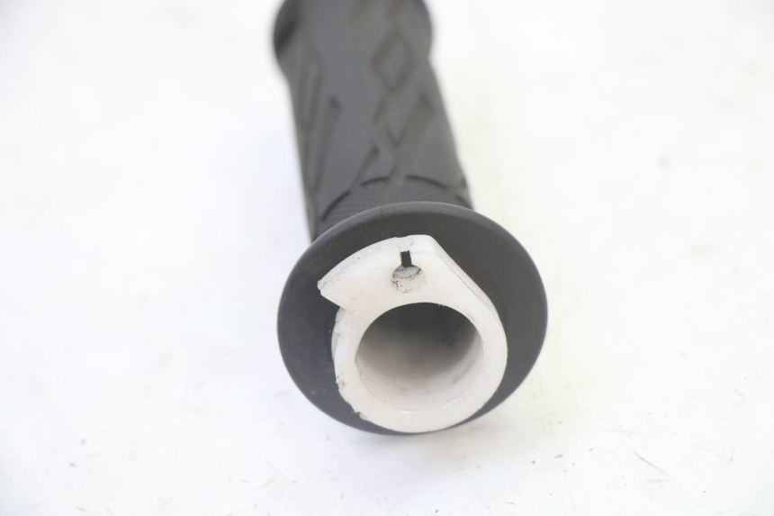 photo de POIGNEE ACCELERATEUR STAHO FH 50 (2018 - 2019) - Détail de la pièce