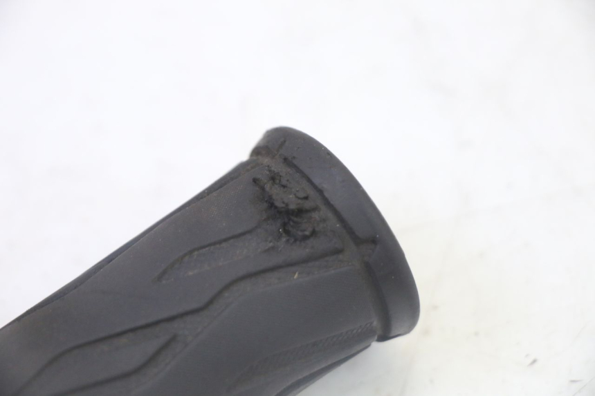 photo de POIGNEE ACCELERATEUR STAHO FH 50 (2018 - 2019) - Zoom état d’usage