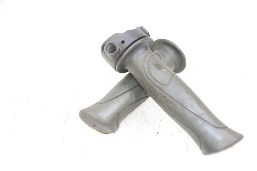 photo de POIGNEE ACCELERATEUR SYM FIDDLE 2 50 (2008 - 2013) - Détail de la pièce