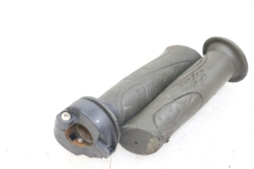 photo de POIGNEE ACCELERATEUR SYM FIDDLE 2 50 (2008 - 2013) - Autre angle de vue