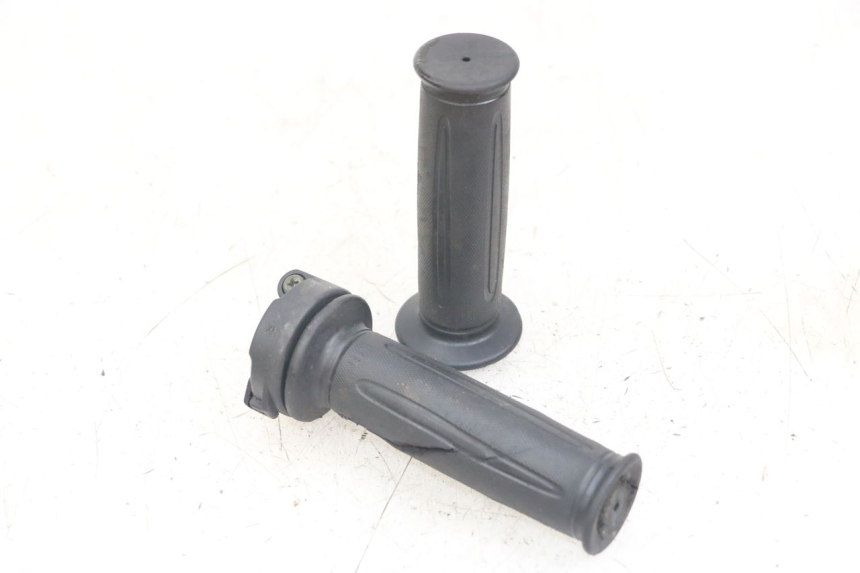 photo de POIGNEE ACCELERATEUR SYM FIDDLE 3 III 125 (2014 - 2020) - Vue principale