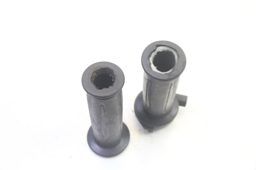 photo de POIGNEE ACCELERATEUR SYM FIDDLE 3 III 125 (2014 - 2020) - Gros plan technique