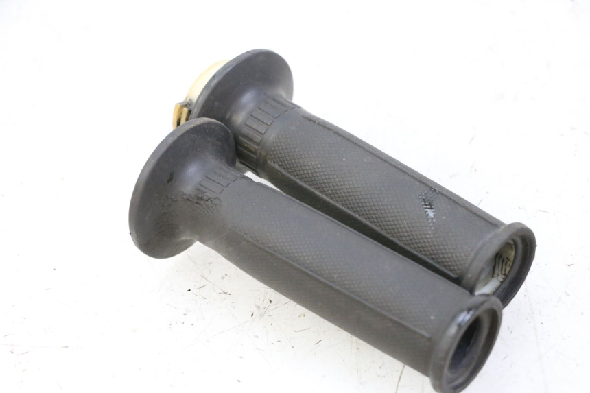 photo de POIGNEE ACCELERATEUR YAMAHA FJ 36Y 1100 (1984 - 1985) - Zoom état d’usage