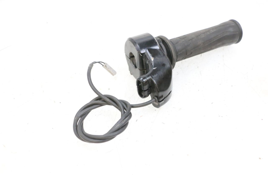 photo de POIGNEE ACCELERATEUR YAMAHA FJR ABS 1300 (2006 - 2012) - Points de fixation