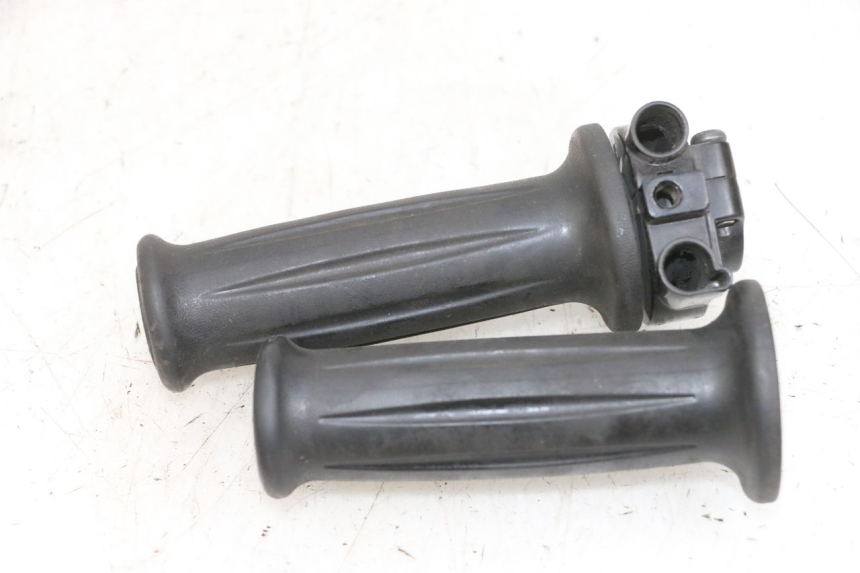 photo de POIGNEE ACCELERATEUR MBK FLIPPER 115 (2013 - 2017) - Zoom état d’usage