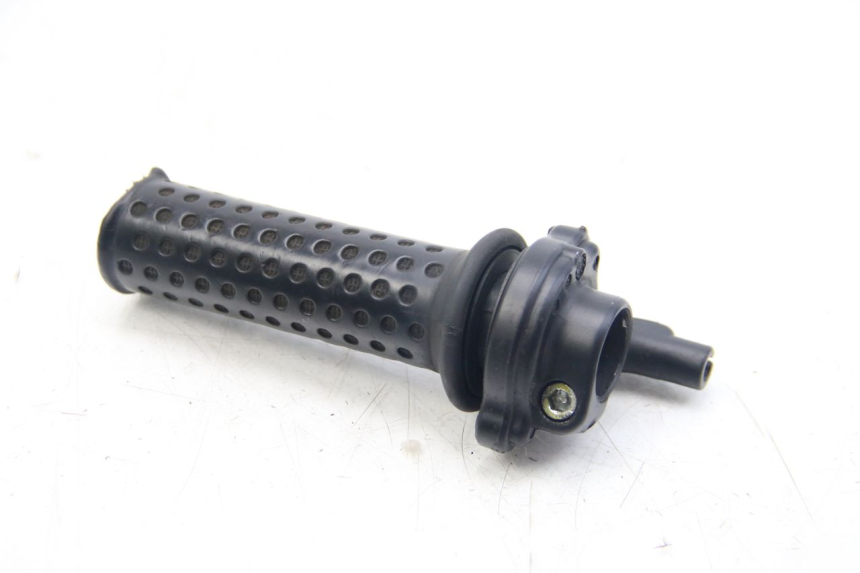 photo de POIGNEE ACCELERATEUR PIAGGIO FLY 2T 50 (2004 - 2017) - Gros plan technique