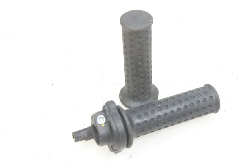 photo de POIGNEE ACCELERATEUR PIAGGIO FLY 125 (2005 - 2012) - Vue principale