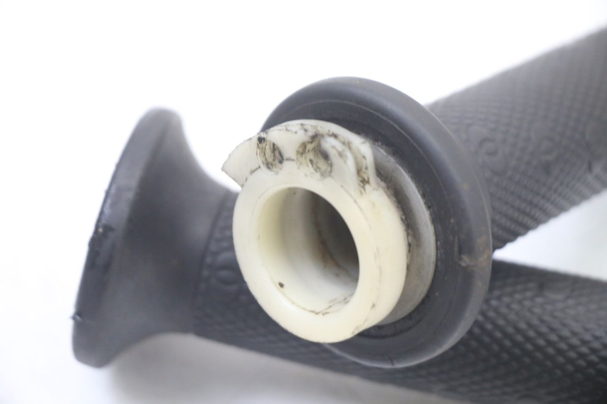 photo de POIGNEE ACCELERATEUR GILERA NEXUS 300 (2008 - 2013) - Zoom état d’usage