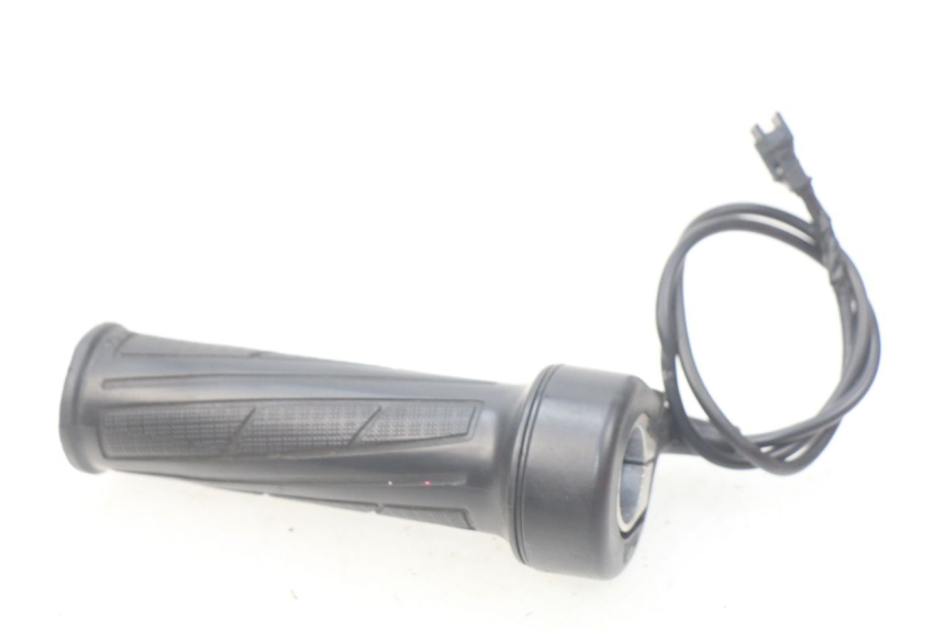 photo de POIGNEE ACCELERATEUR EUROCKA GREEN 1 - Vue principale