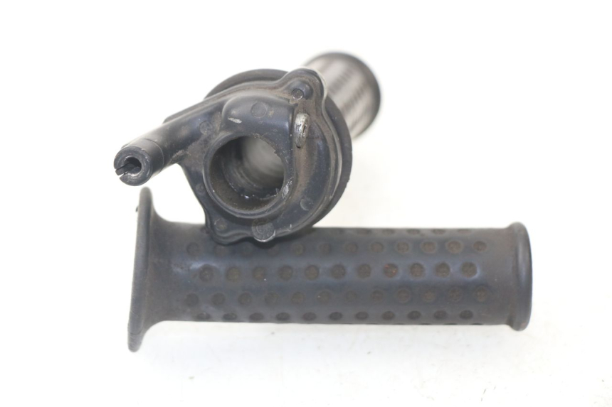 photo de POIGNEE ACCELERATEUR PIAGGIO HEXAGON LX4 125 (1998 - 2001) - Détail de la pièce