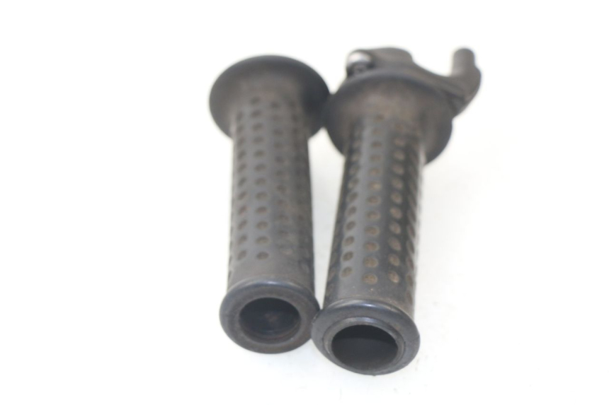 photo de POIGNEE ACCELERATEUR PIAGGIO HEXAGON LX4 125 (1998 - 2001) - Autre angle de vue