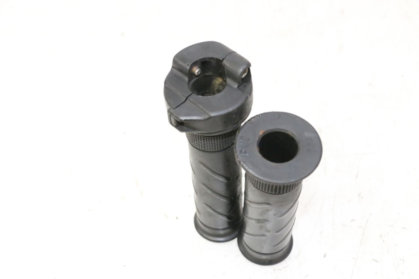 photo de POIGNEE ACCELERATEUR DAELIM HISTORY 125 (2001 - 2002) - Gros plan technique