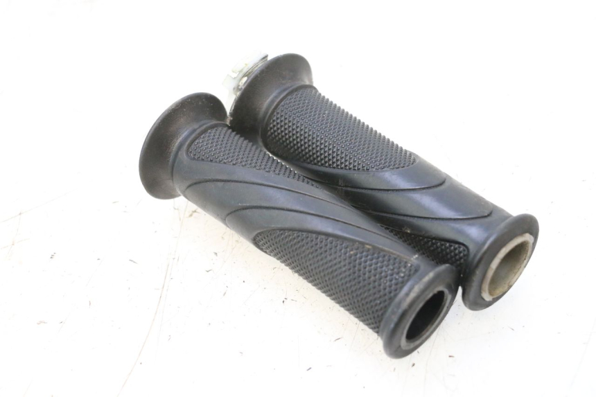 photo de POIGNEE ACCELERATEUR SYM JET 14 4T 50 (2018 - 2022) - Autre angle de vue