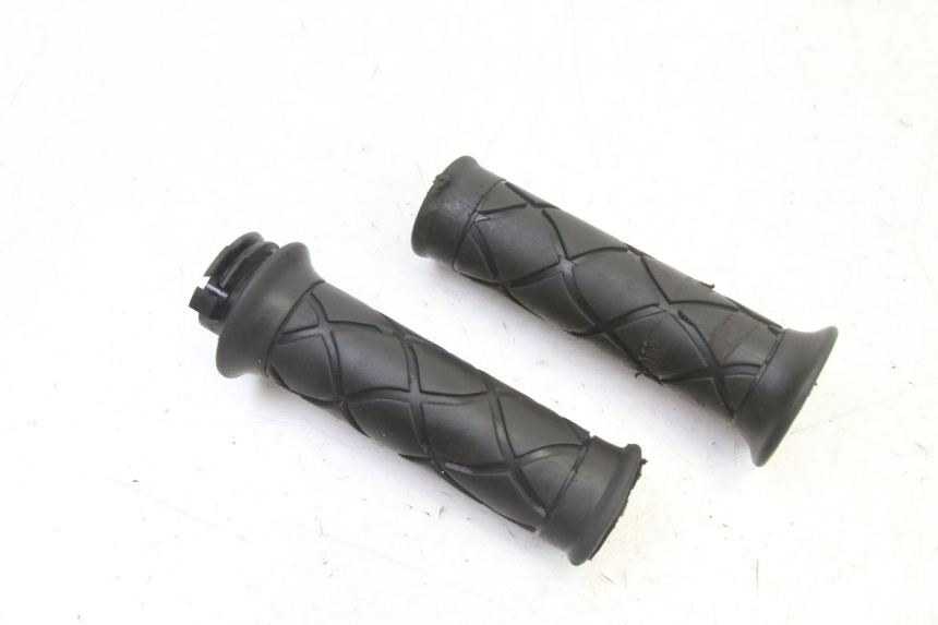 photo de POIGNEE ACCELERATEUR YAMAHA JOG R 50 (2004 - 2014) - Vue principale