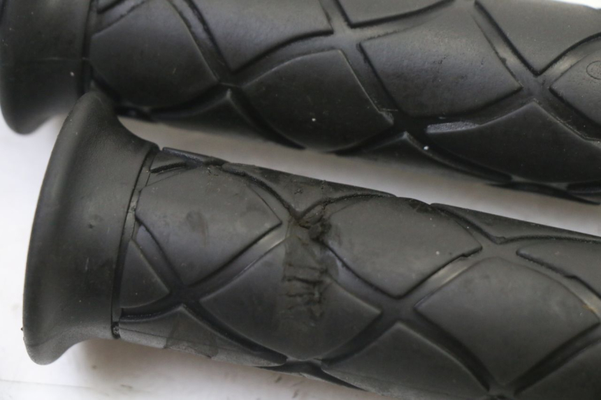 photo de POIGNEE ACCELERATEUR YAMAHA JOG R 50 (2004 - 2014) - Zoom état d’usage