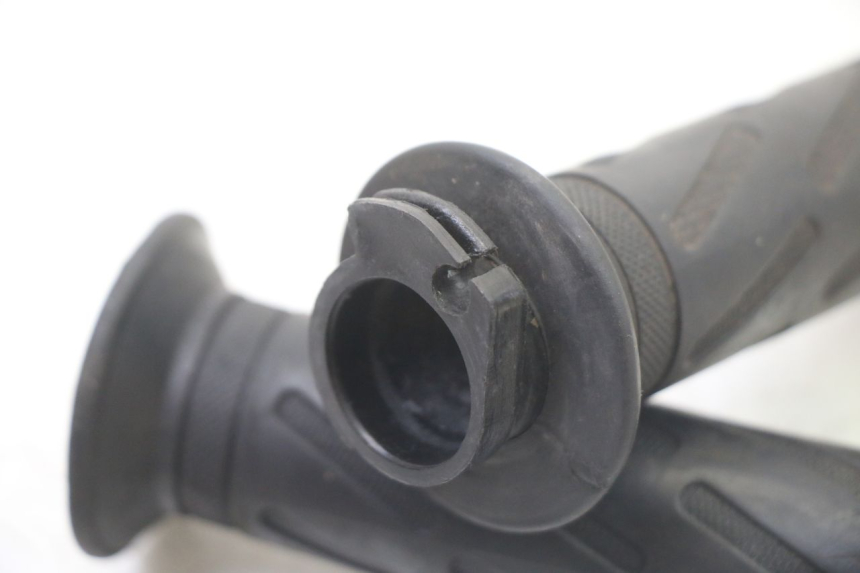 photo de POIGNEE ACCELERATEUR PEUGEOT KISBEE 2T 50 (2018 - 2022) - Zoom état d’usage