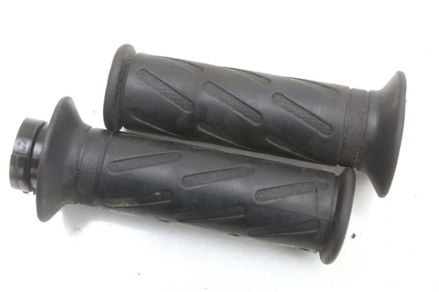 photo de POIGNEE ACCELERATEUR PEUGEOT KISBEE 4T 50 (2018 - 2022) - Vue d’ensemble