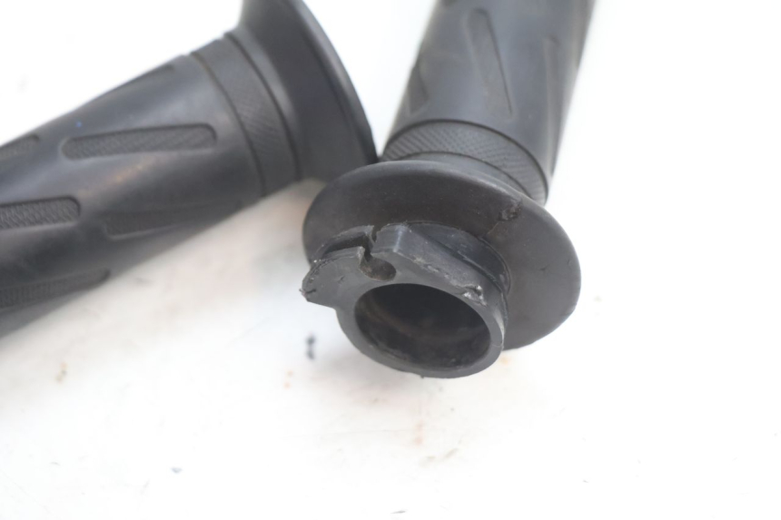 photo de POIGNEE ACCELERATEUR PEUGEOT KISBEE 4T 50 (2018 - 2022) - Autre angle de vue