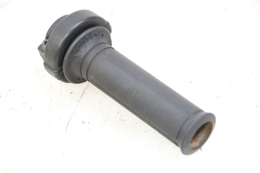 photo de POIGNEE ACCELERATEUR KYMCO STRYKER OFF ROAD 125 (1999 - 2005) - Gros plan technique