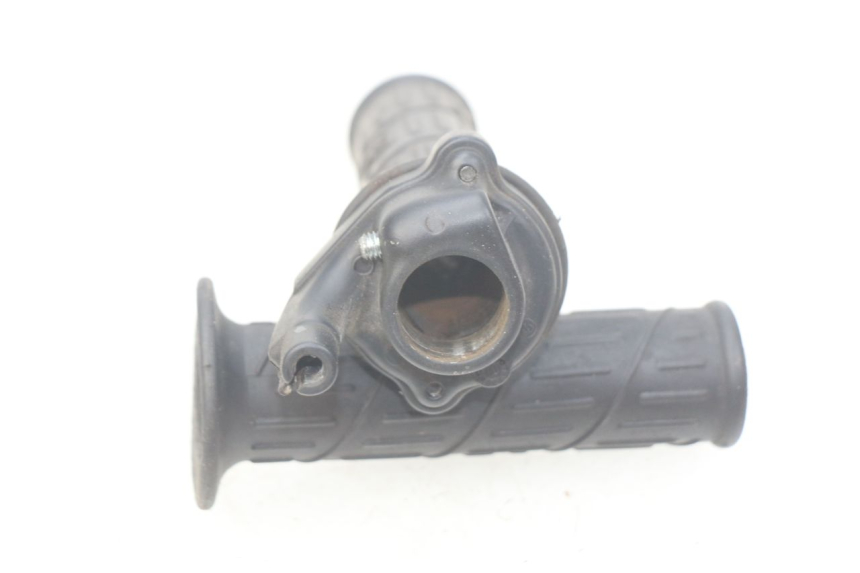 photo de POIGNEE ACCELERATEUR PIAGGIO LIBERTY 4T 50 (2004 - 2008) - Détail de la pièce