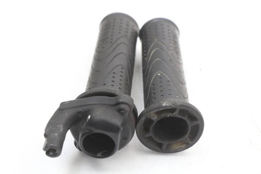 photo de POIGNEE ACCELERATEUR PIAGGIO LIBERTY 4T 50 (2018 - 2021) - Zoom état d’usage