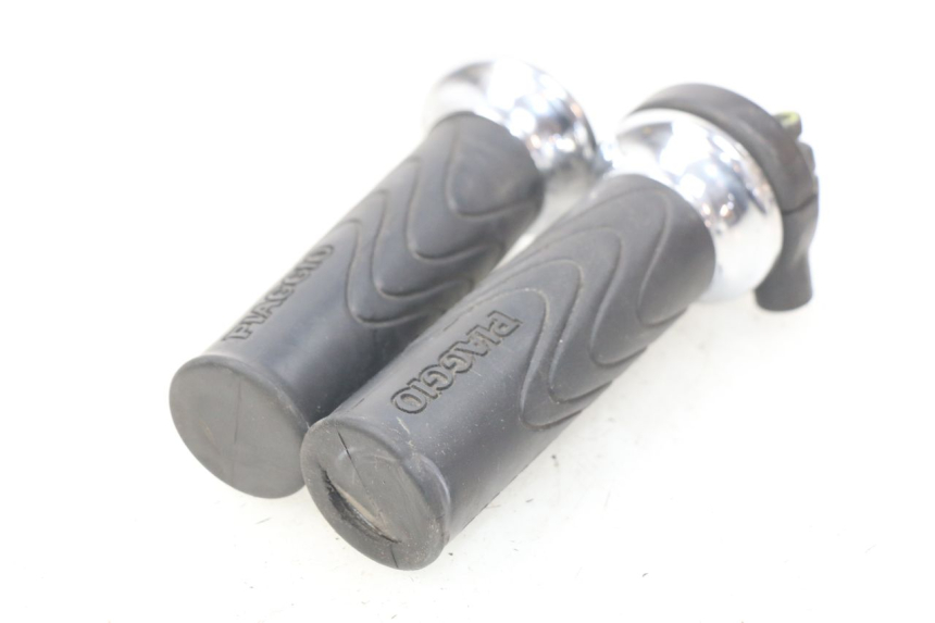 photo de POIGNEE ACCELERATEUR PIAGGIO LIBERTY IGET 4T 50 (2015 - 2020) - Autre angle de vue