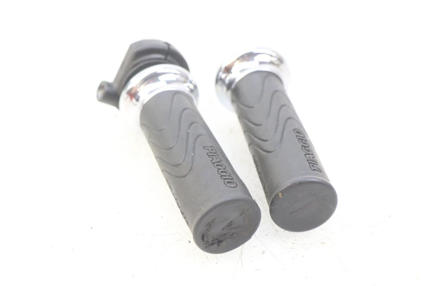 photo de POIGNEE ACCELERATEUR PIAGGIO LIBERTY IGET 4T 50 (2015 - 2020) - Zoom état d’usage