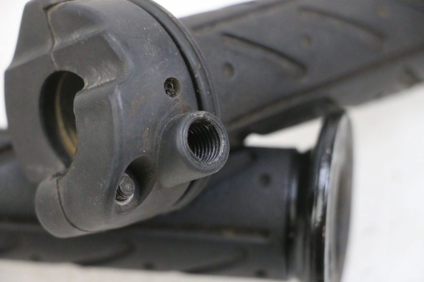 photo de POIGNEE ACCELERATEUR KYMCO LIKE 125 (2009 - 2016) - Zoom état d’usage
